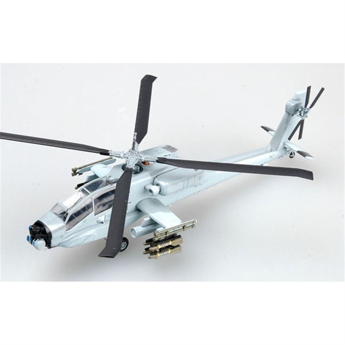 Easy Hobby 37026 1/72 Ölçek, AH-64A 94-0332 of 1-151st ATKHB, South Carolina Army National Guard, M Askeri Helikopter, Sergilem