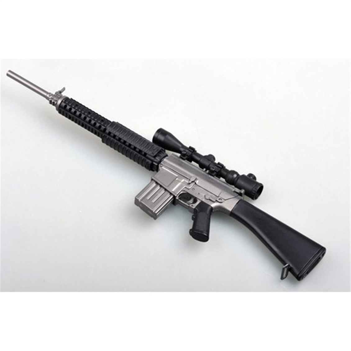 Easy Hobby 39112 1/3 Ölçek, SR25 Silahı, Sergilemeye Hazır Plastik Model