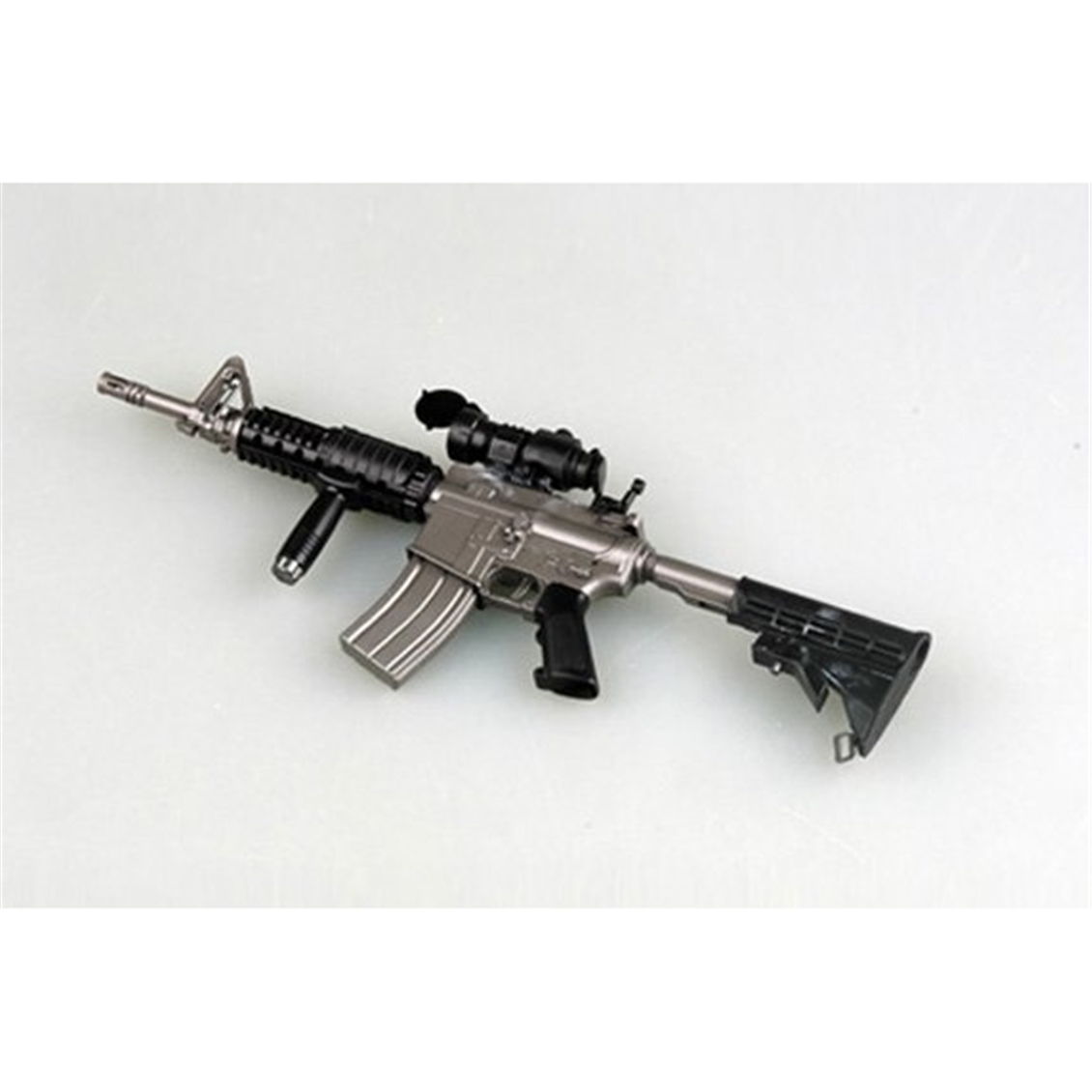Easy Hobby 39117 1/3 Ölçek,  M933 Silahı, Sergilemeye Hazır Plastik Model
