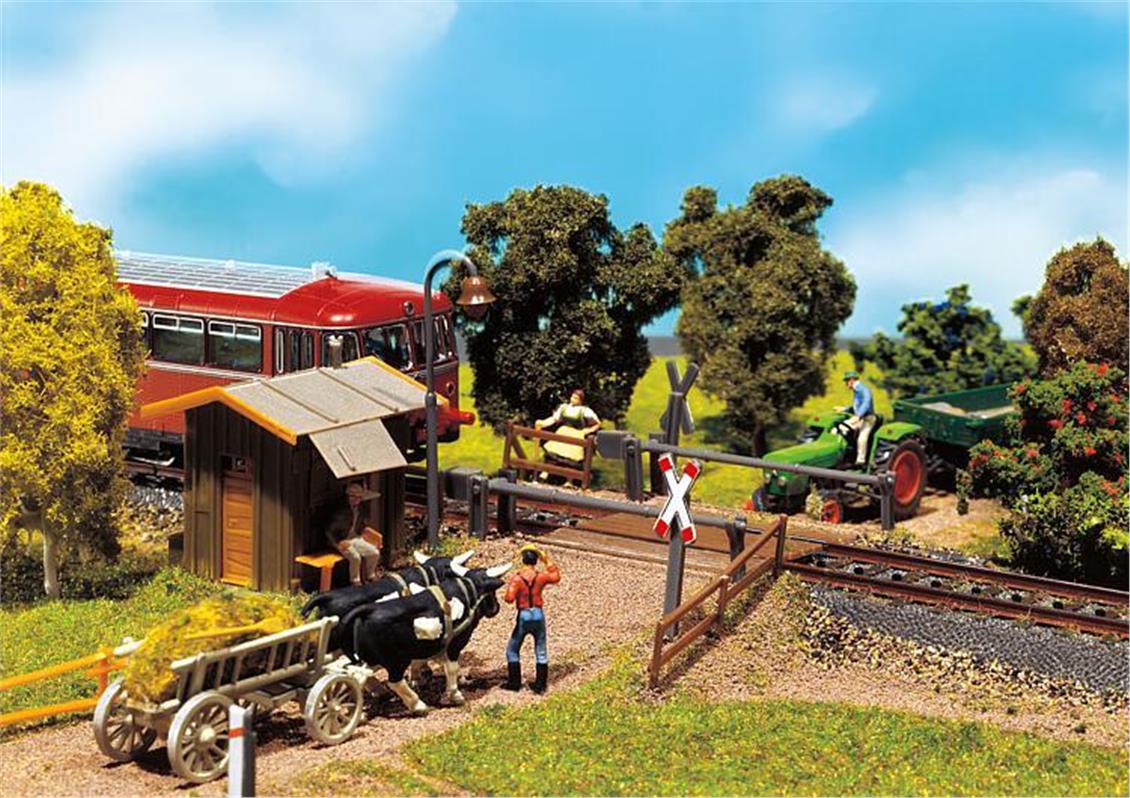 Faller 120170 1/87 Tarla Yolu Hemzemin Geçiti Demonte Plastik Maketi