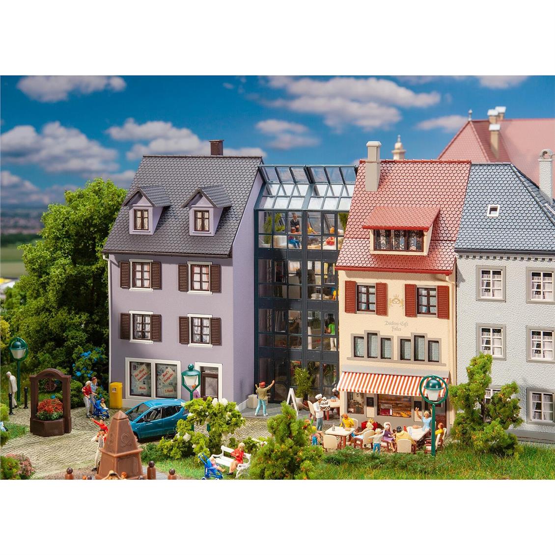 Faller 130707 1/87 Ölçek, Sıralı Küçük Apartmanlar, Plastik Model Kiti