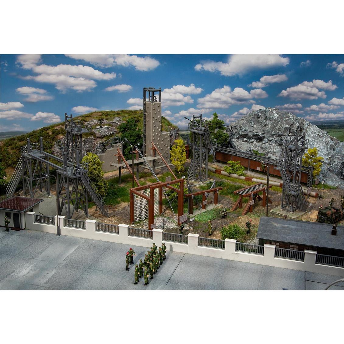 Faller 144110 1/87 Ölçek, Konstanzbahn Askeri Eğitim Kampı, Plastik Model Kiti