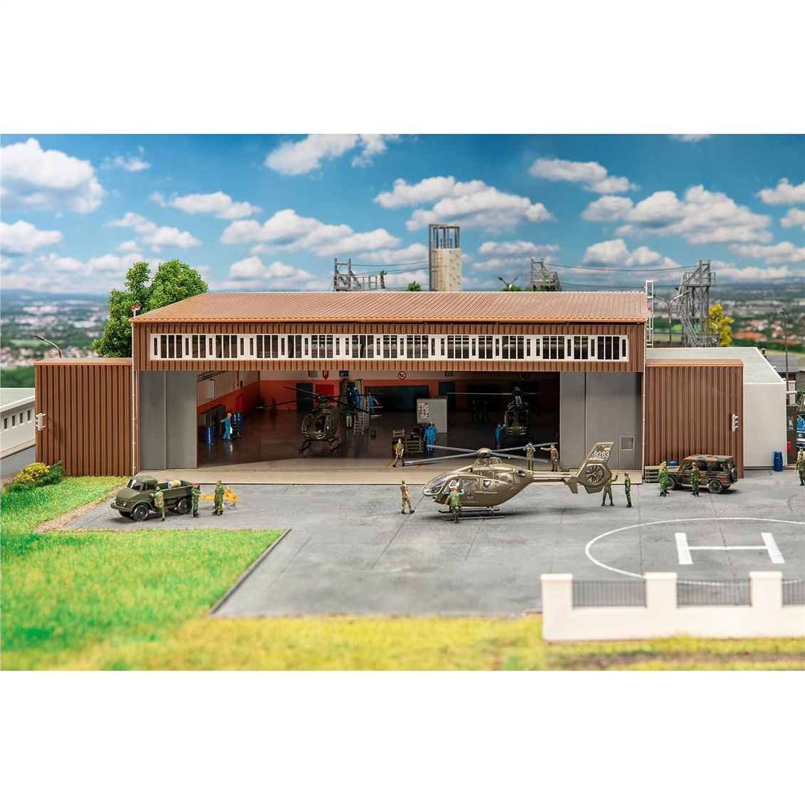 Faller 144111 1/87 Ölçek, Helikopter Hangarı, Plastik Model Kiti