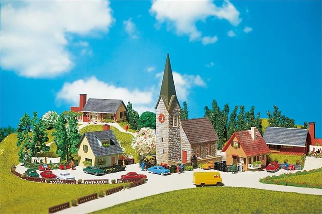 Faller 232220 1/160 Köy Evleri ve Kilise ( 4 Adet ) Demonte Plastik Maketi