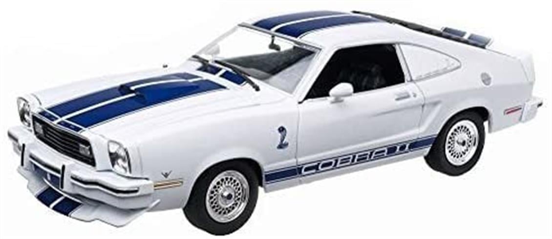 Greenlight 12880 1/18 1976 Ford Mustang Cobra II (Charlies Angels), Beyaz-Mavi, Sergilemeye Hazır Metal Araba Modeli