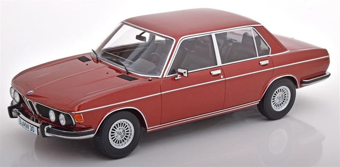 KKscale 180402 1/18 1971 Bmw 3.0 E3 2.Seri, Metalik Kırmızı-Kahve, Sergilemeye Hazır Metal Araba Modeli