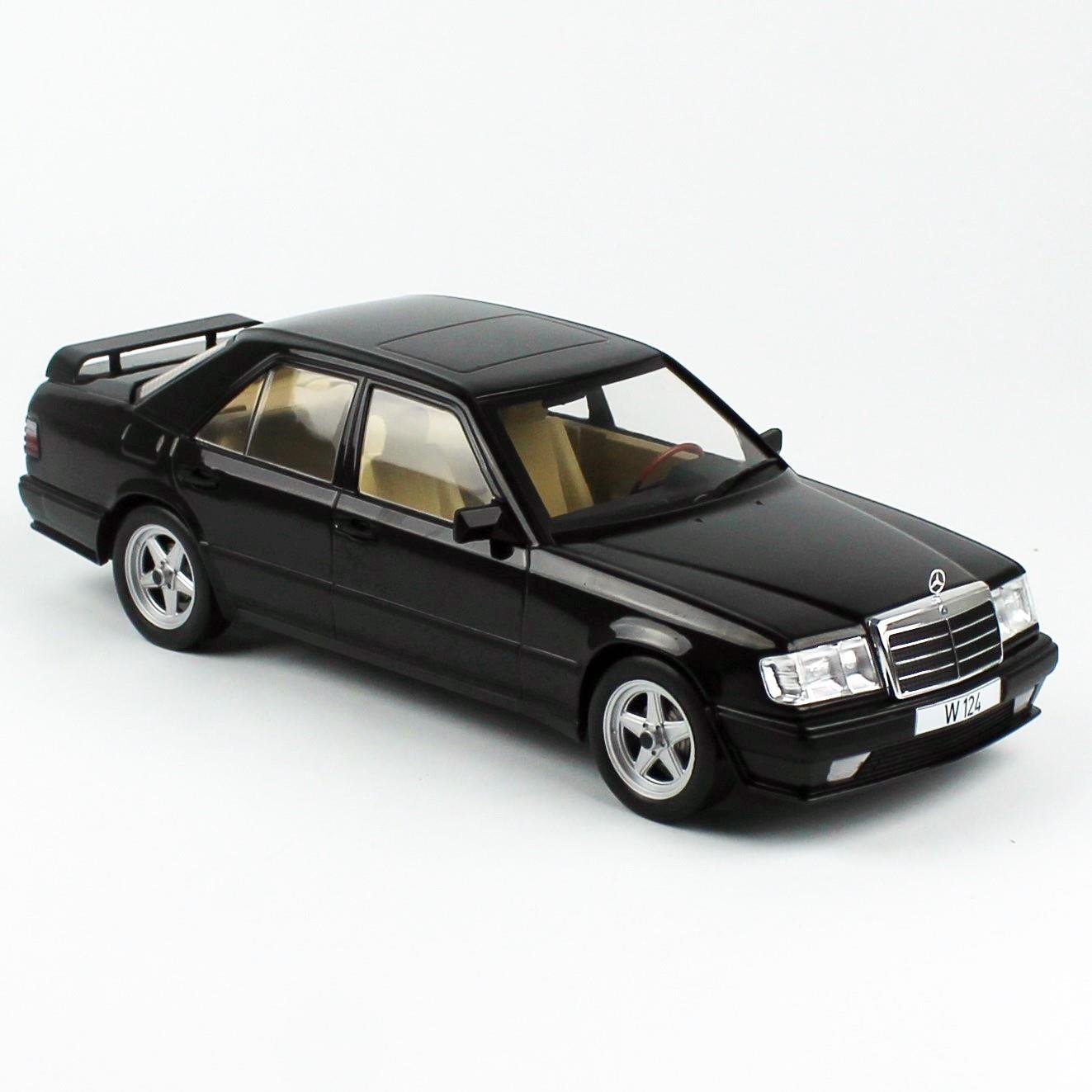 MCG Mercedes Benz E-Class (W124 Kasa) 1986, Sergilemeye Hazır Model Araba