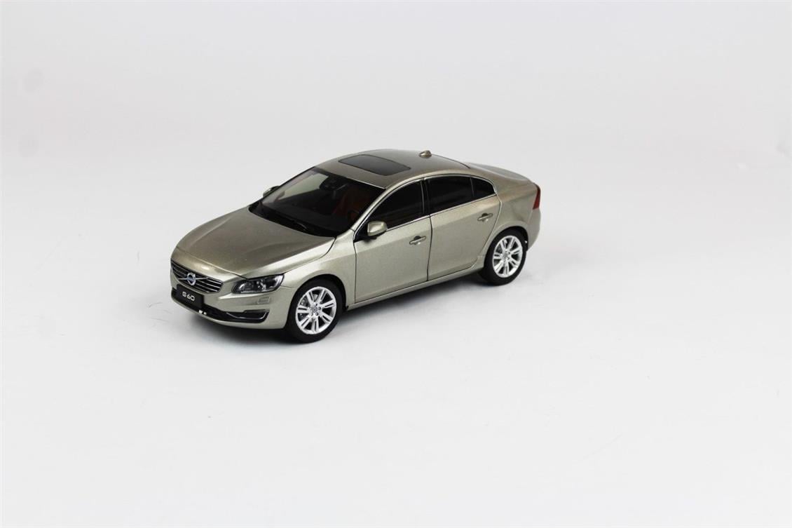 Mocity 88150 1/18 Ölçek 2015 Volvo S60 (New Design), Metalik Sedef, Sergilemeye Hazır Metal Araba Modeli