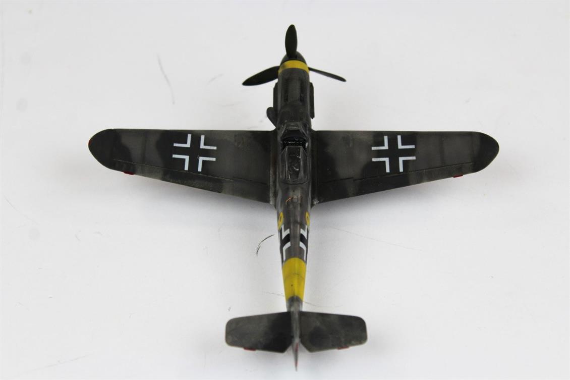 QD040 1/72 Messerschmitt Bf 109 Sergilemeye Hazır Plastik Uçak Maketi