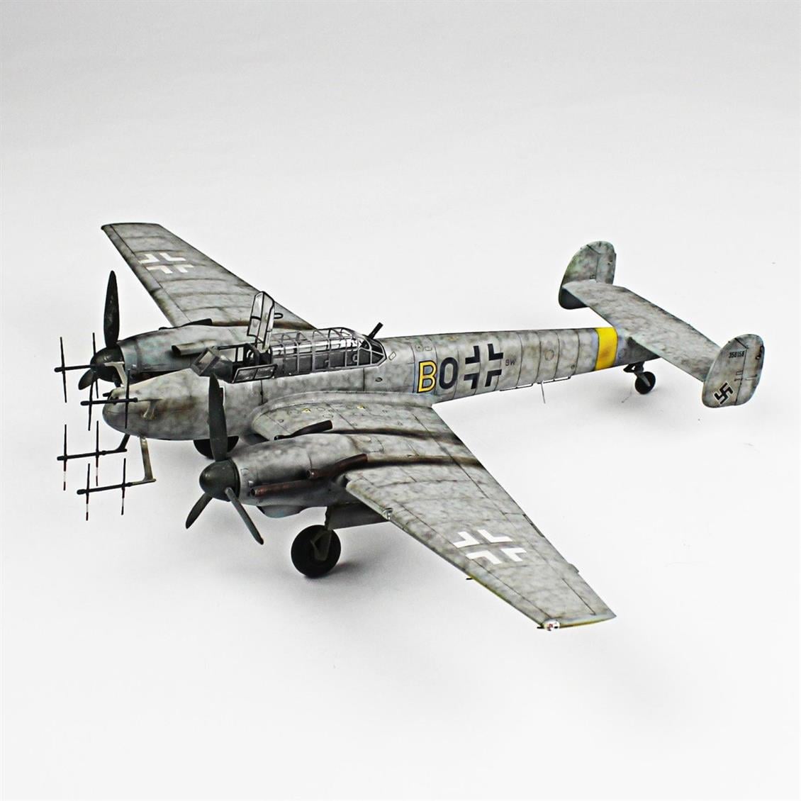 QD097 1/48 Messerschmitt Bf 110 G Sergilemeye Hazır Plastik Uçak Maketi