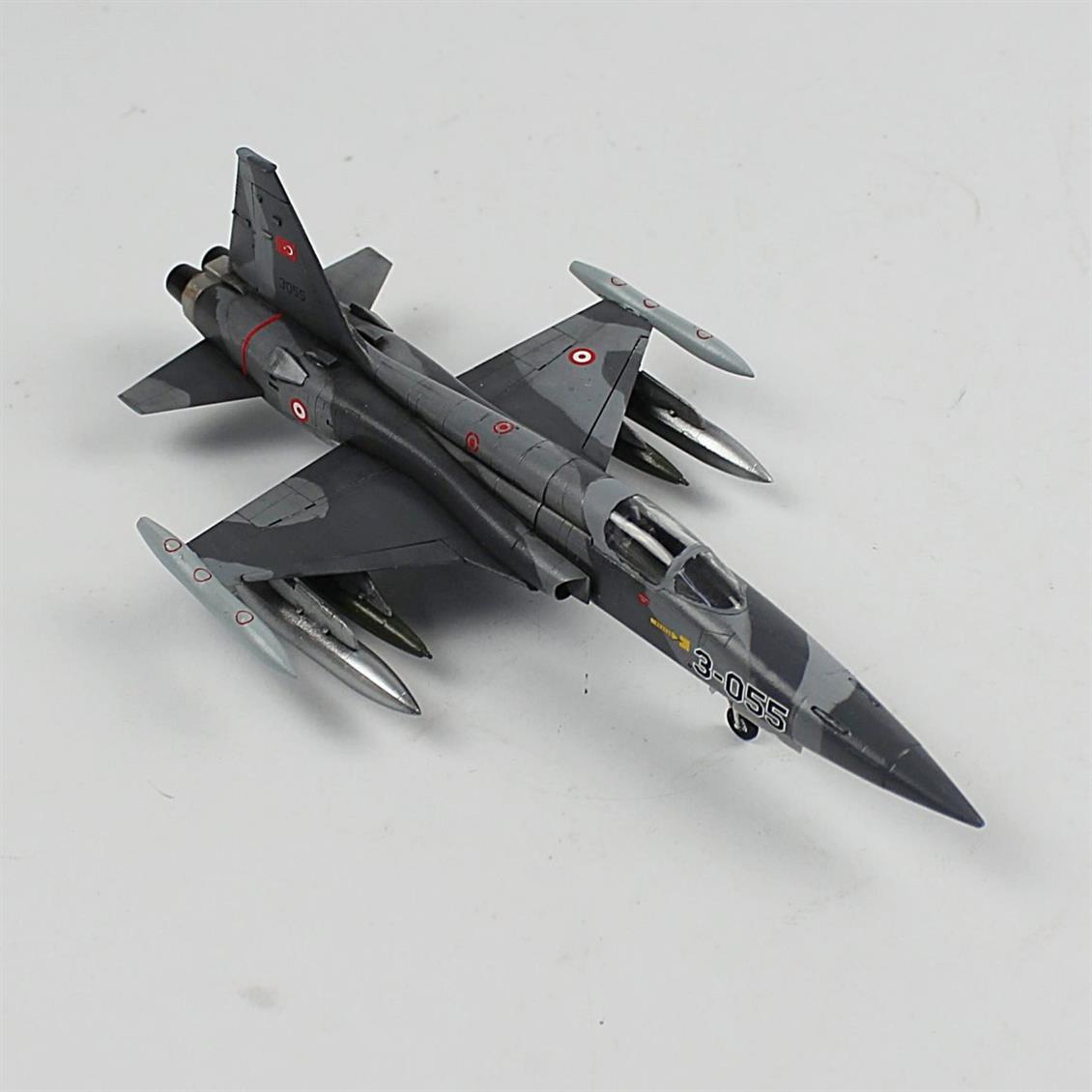 QD159 1/72 NF-5A Freedom Fighter EX KLU, F16 TuAF Zebra Şemalı Sergilemeye Hazır Plastik Uçak Maketi