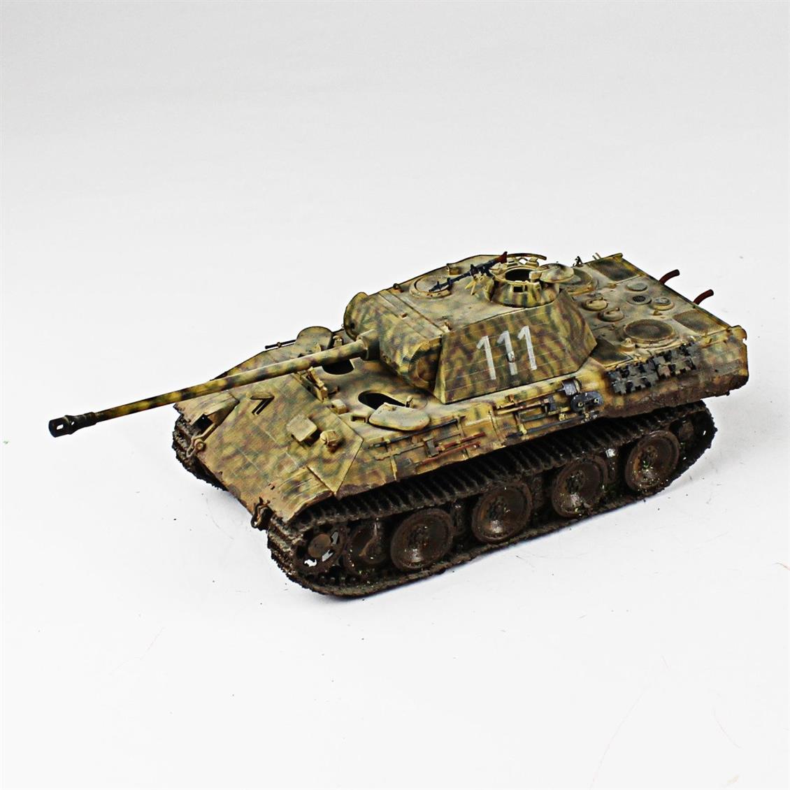QD262 1/35 Zimmeritli Panther, Italeri, Sergilemeye Hazır Plastik Tank Maketi