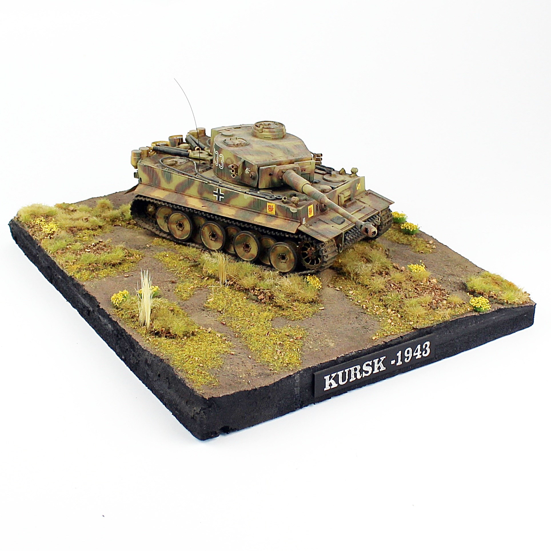 QD288 1/35 Ölçek, Tiger-1 Early (Kursk 1943)  Dioramalı Sergilemeye Hazır Plastik  Model