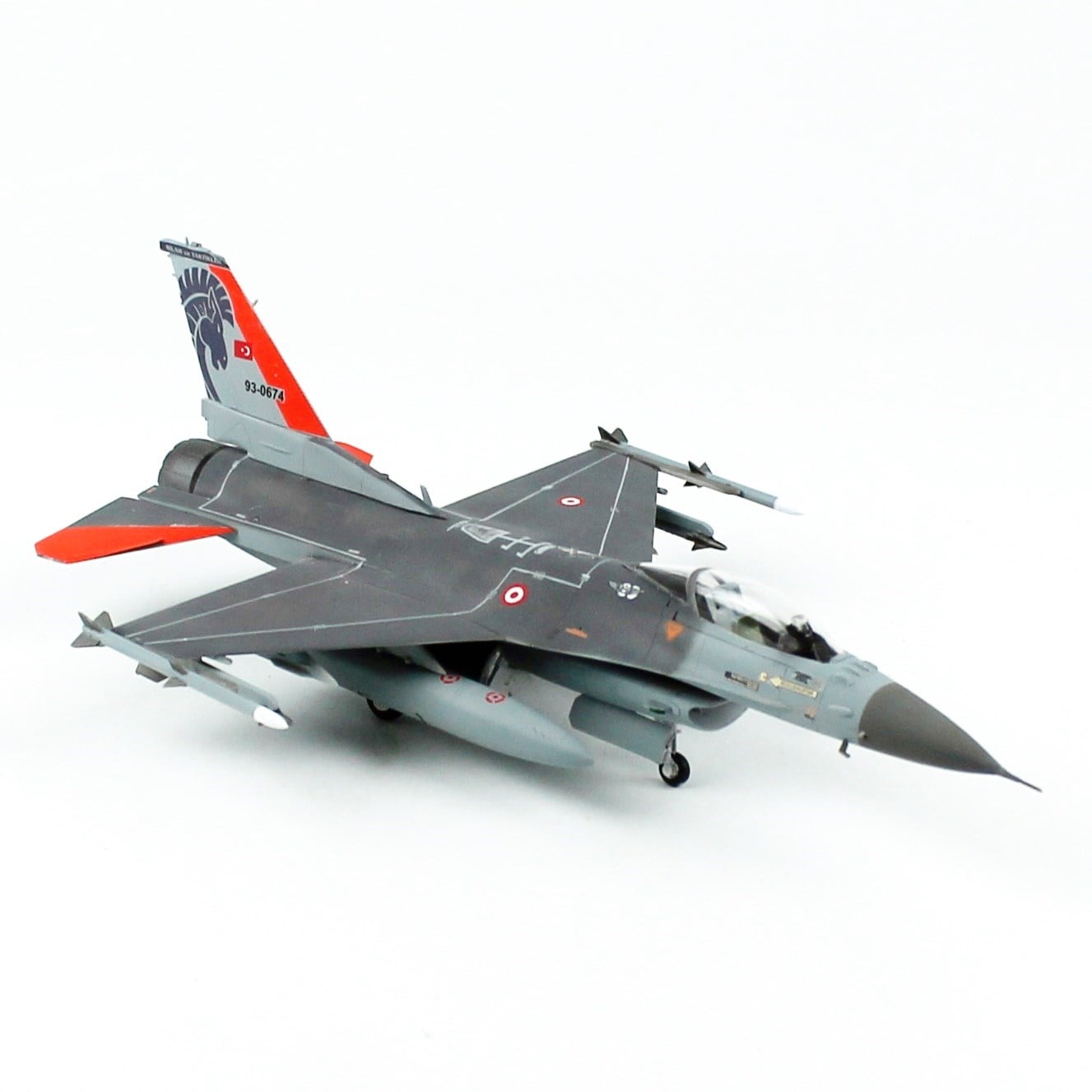 QD609 1/72 Ölçek, F-16C B-50 Savaşan Şahin, 132 Hançer Filo, Sergilemeye Hazır Model Uçak
