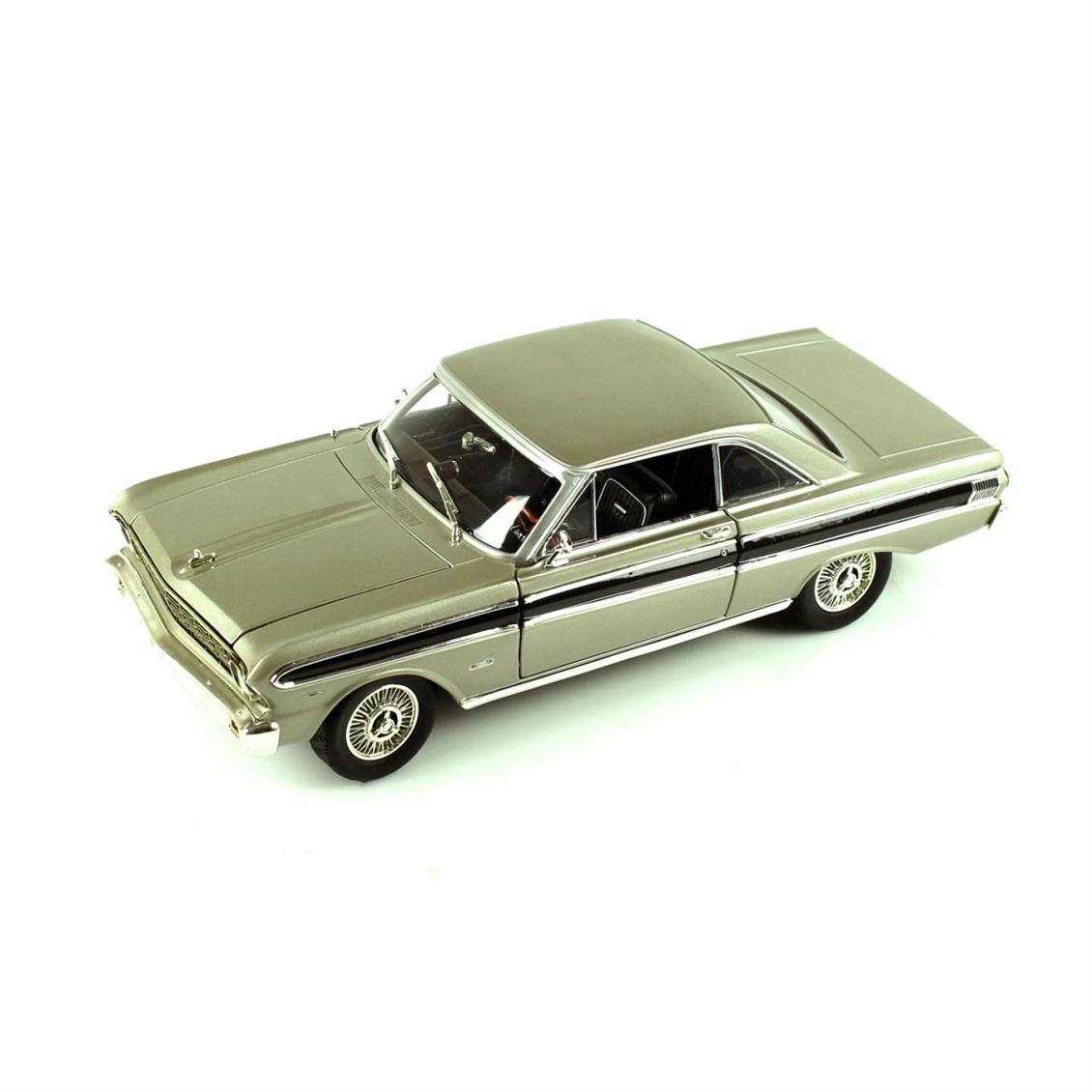 Road Signature 92708 1/18 1964 Ford Falcon, Silver, Sergilemeye Hazır Metal Araba Modeli