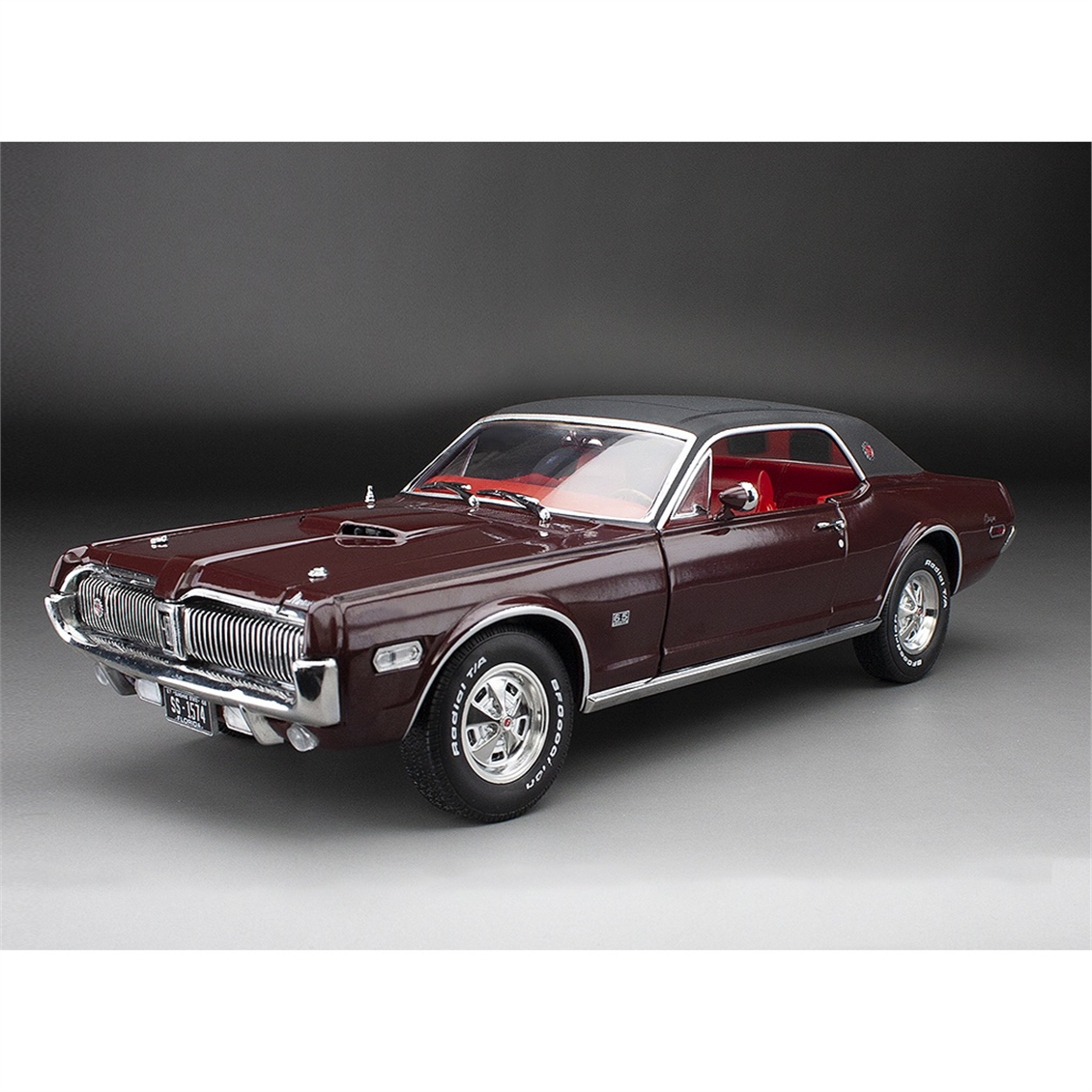 Sunstar 1574 1/18 Ölçek, 1968 Mercury Cougar XR7G, Koyu Kiraz, Sergilemeye Hazır Metal Araba Modeli