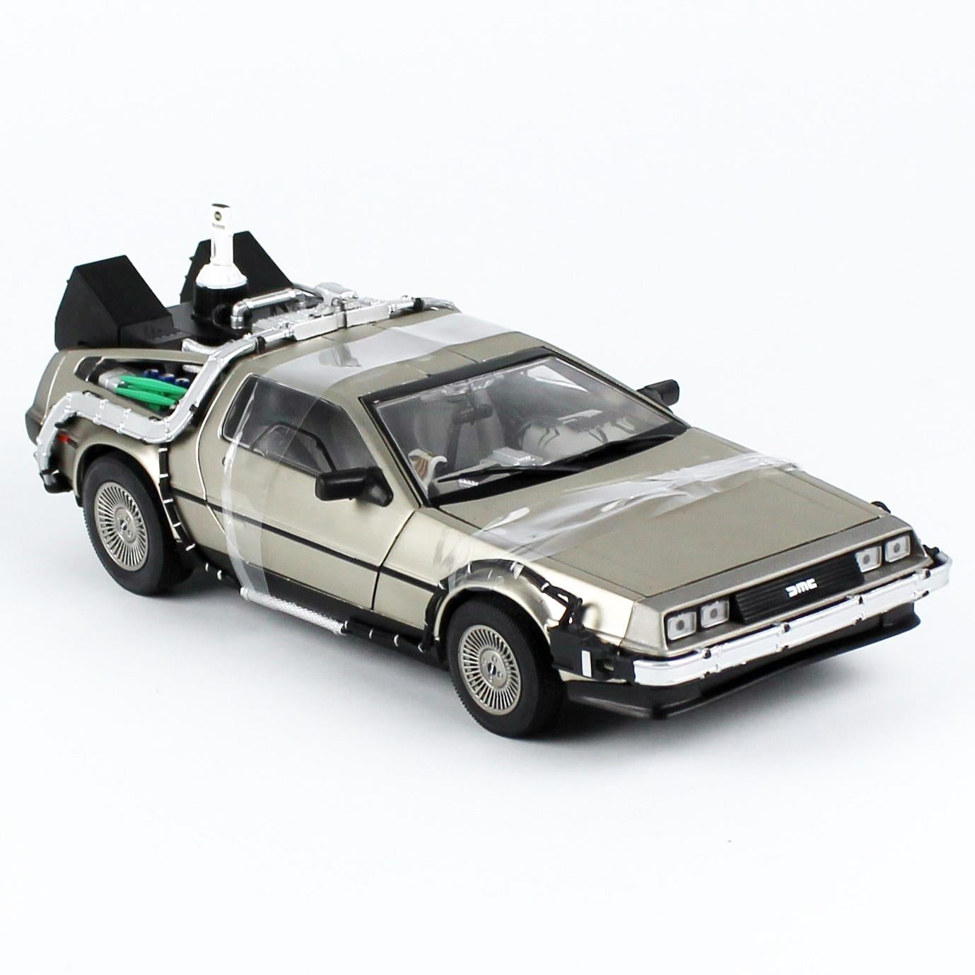 Sunstar 2710 Delorean (Geleceğe Dönüş II) Krom Renk, Sergilemeye Hazır Metal Araba Modeli