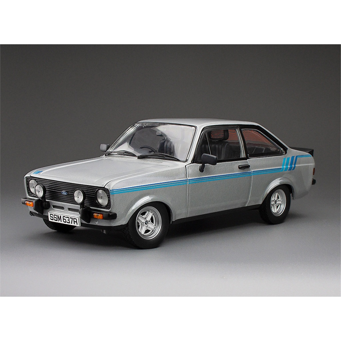 Sunstar 4637 1/18 Ölçek, 1980 Ford Escort Harrier, Gümüş, Sergilemeye Hazır Metal Araba Modeli
