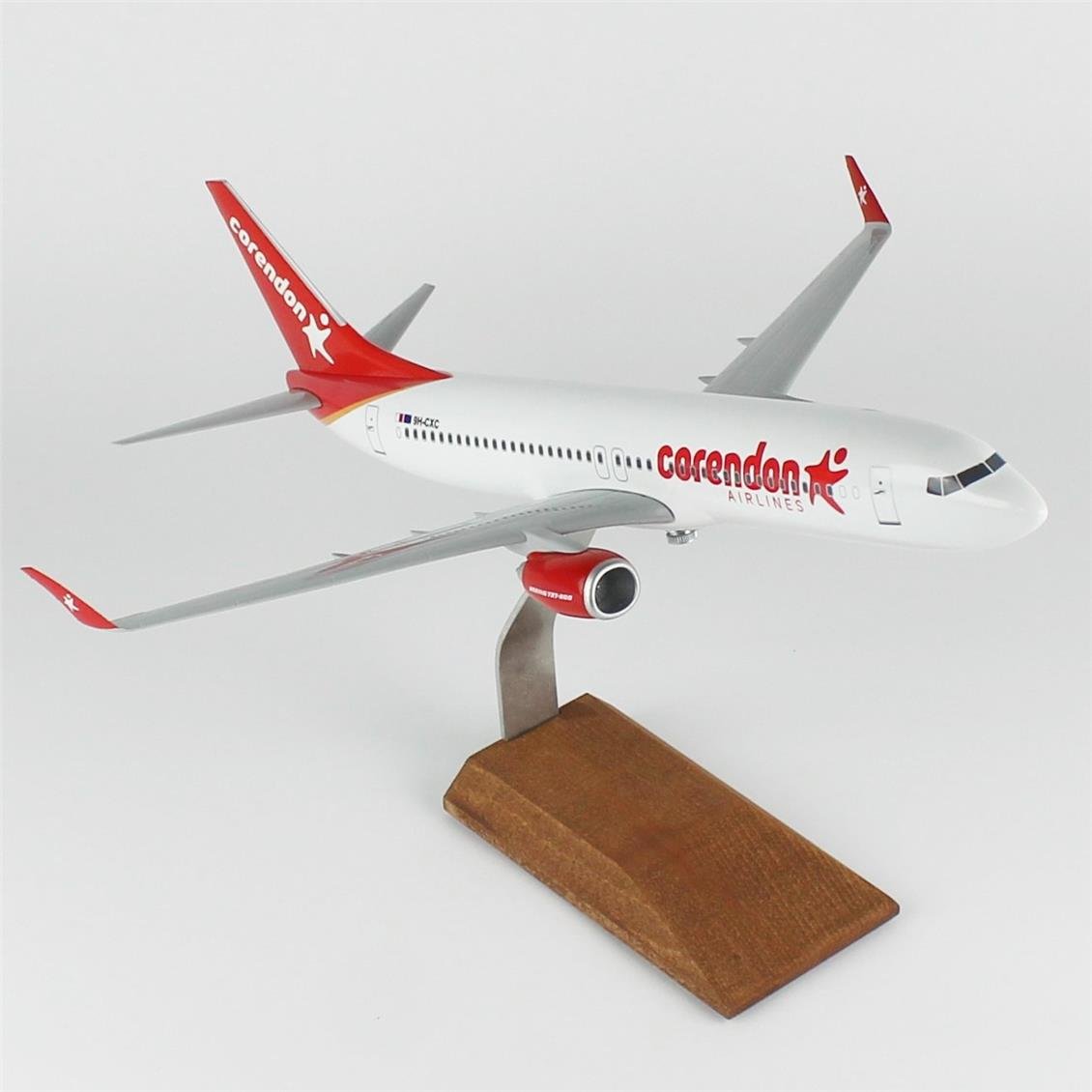 THY025 1/100 Ölçek, Corendon Airlines B737-800 Yolcu Uçağı, Sergilemeye Hazır Ahşap Standlı Model