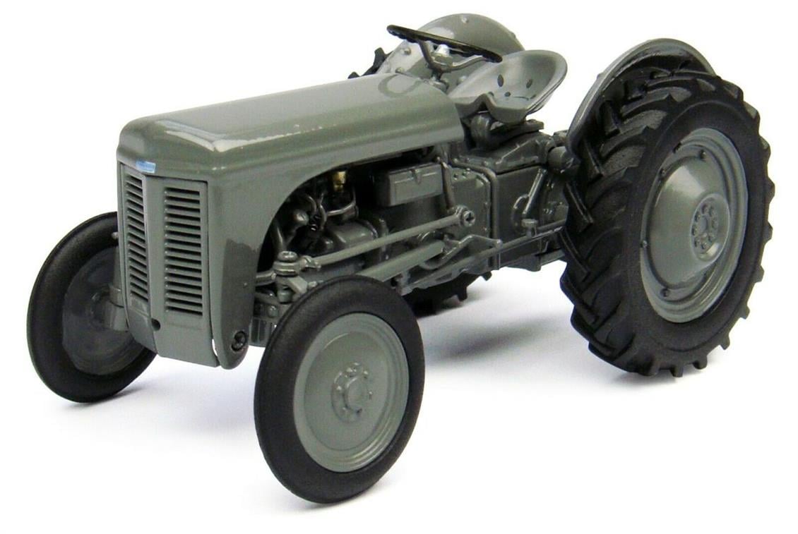 Universal Hobbies UH4189 1/32 Ferguson TEA-20 Traktör, Sergilemeye Hazır Metal Tarımsal Makina Modeli