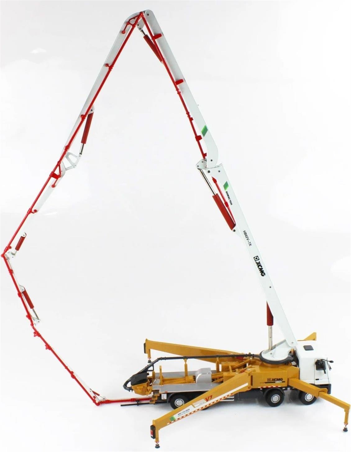 Yagao HB62K 1/35 XCMG Beton Pompası-Sergilemeye Hazır Metal Model