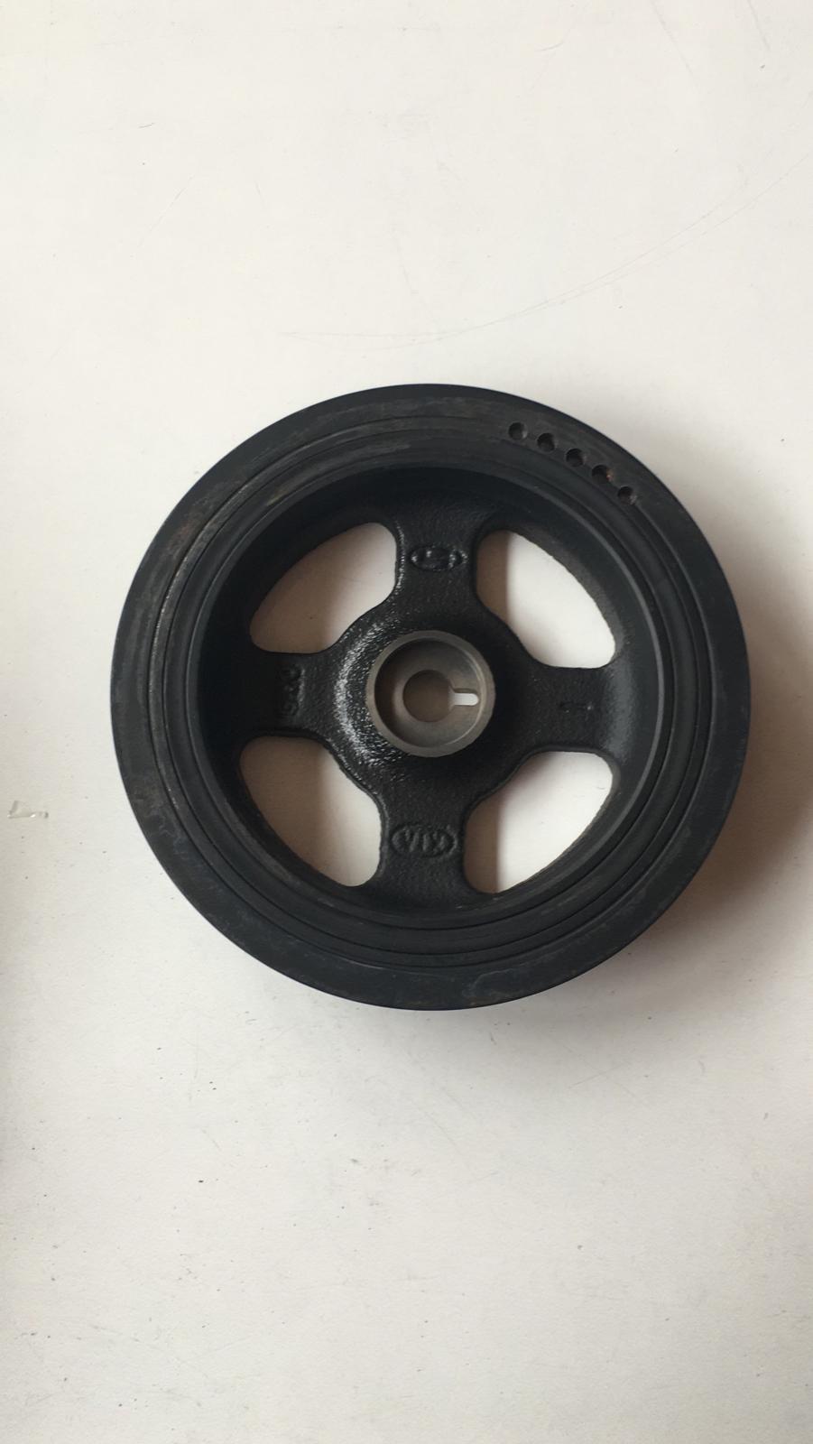 Hyundaı Kasnak Krank Accent Blue 12-17/İ20 12-17/İ30 12-17/Ceed 12-17/İx35 1,4-1,6 12-17 - 23124-2B000