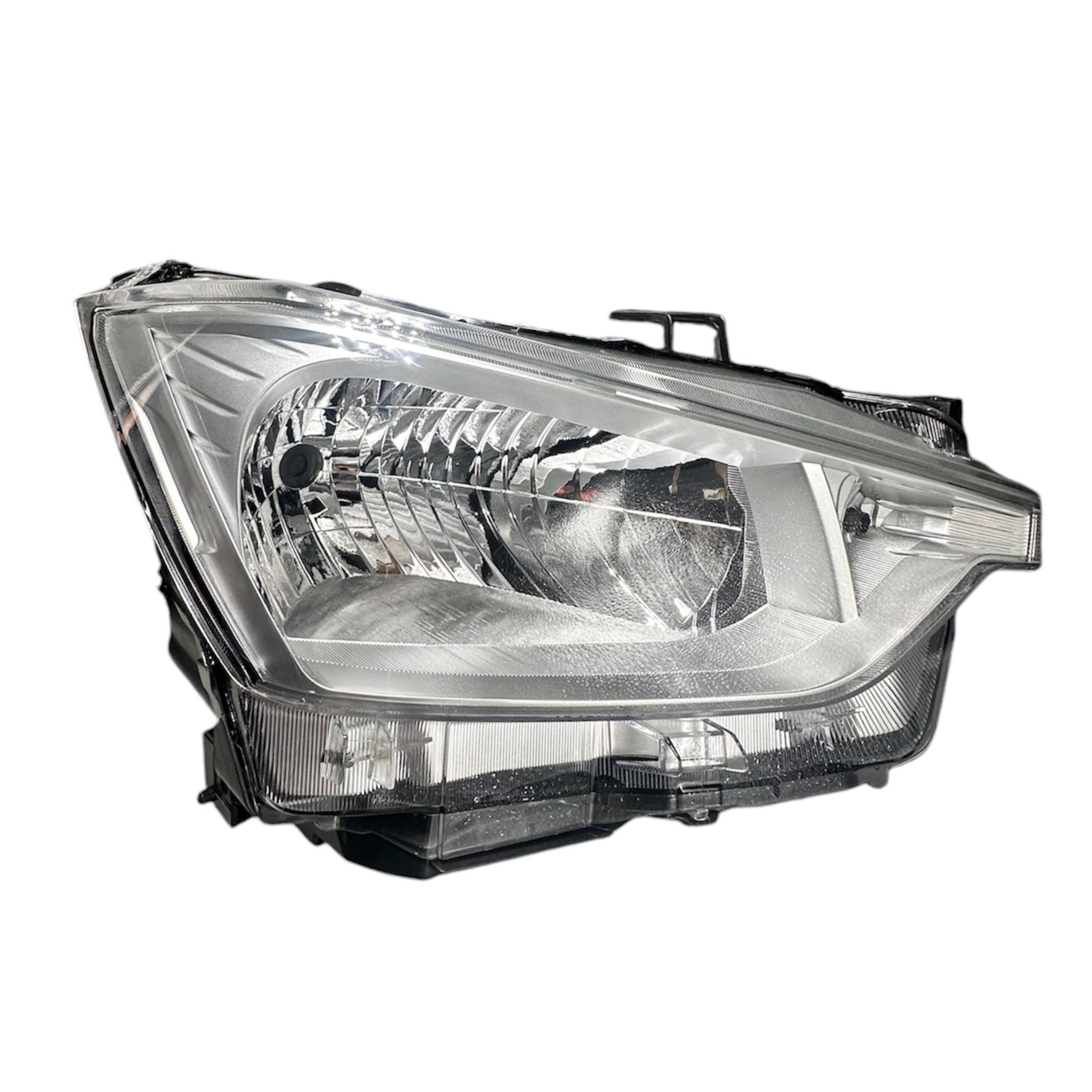 Isuzu Far D-max 20-21 Sağ (Merceksiz) - UNİ-X-084-2-RH