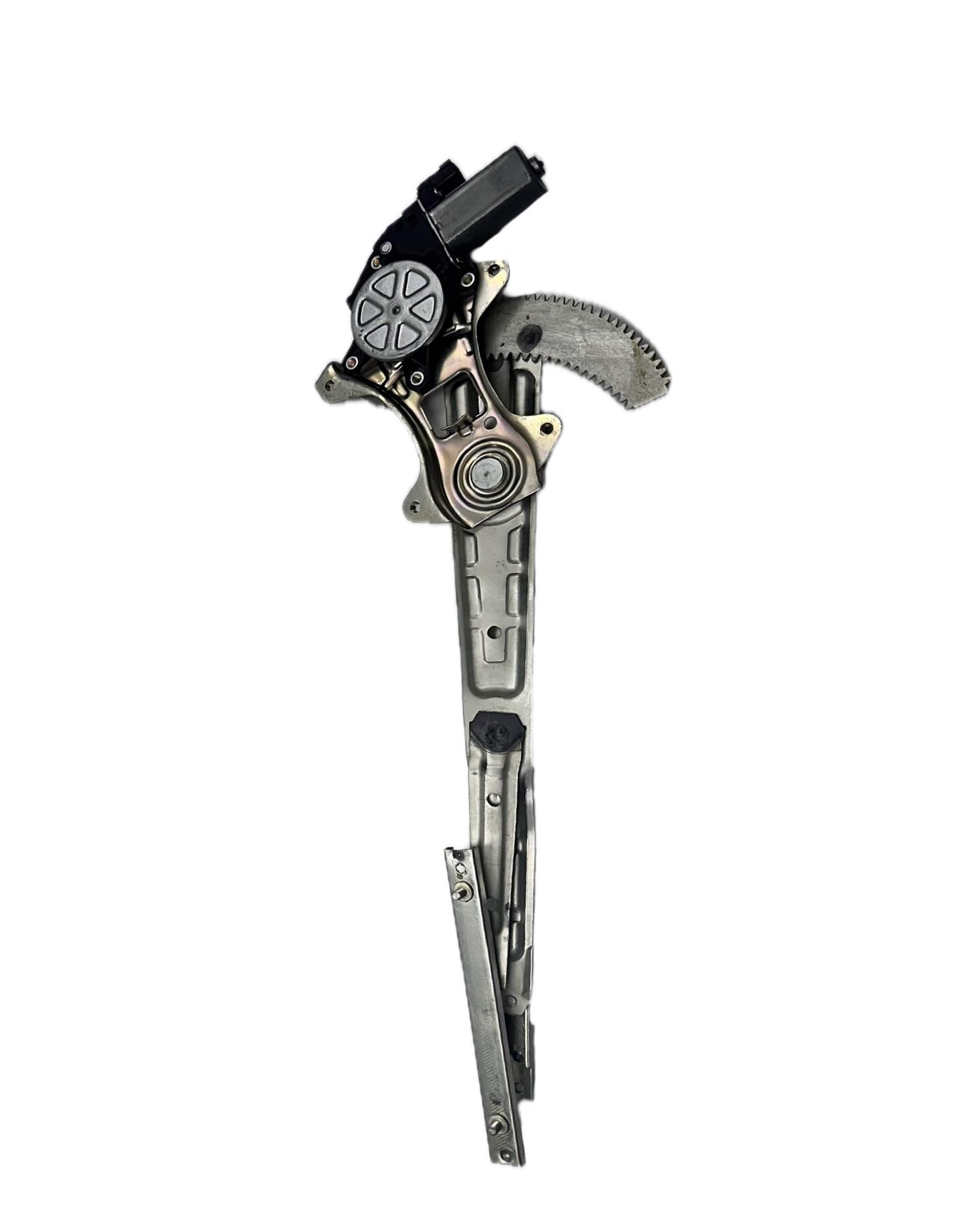 Isuzu Kriko Cam D-max 04-12 Ön Sağ (Motorlu) - 8980098102