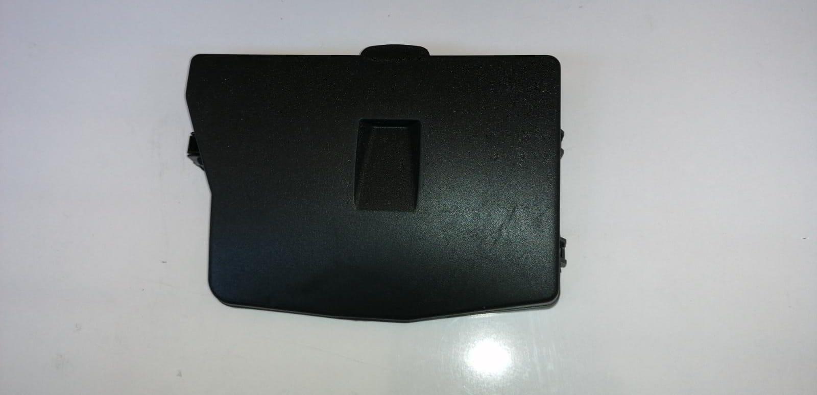 Toyota  Kapak Sigorta Kutu Corolla 07-13 (Üst) - 82662-12460