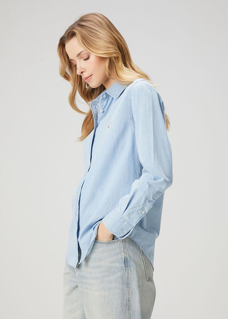Buz Mavisi Kuş Nakışlı Basic Denim Gömlek