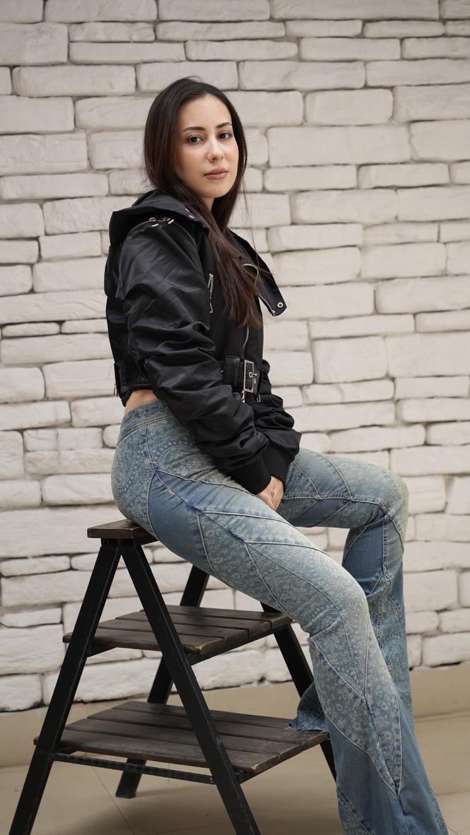 Çoklu Fermuar ve Deri Detaylı Bomber Crop Ceket