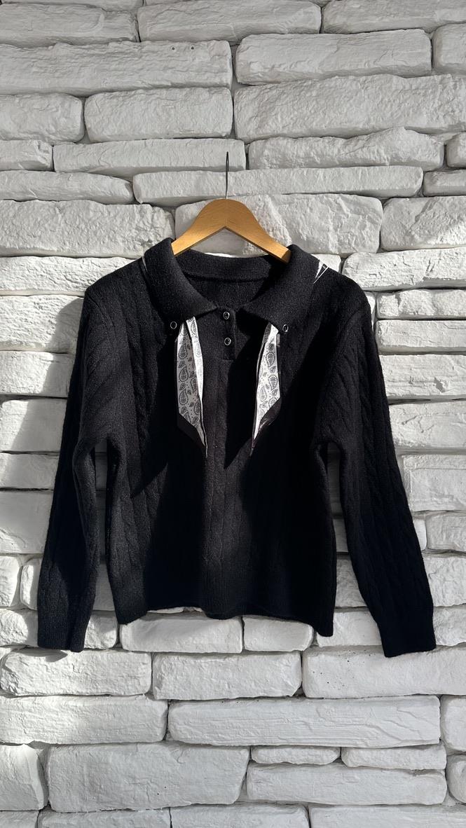 Polo Yaka Fular Detaylı Düğmeli Örme Siyah Triko 