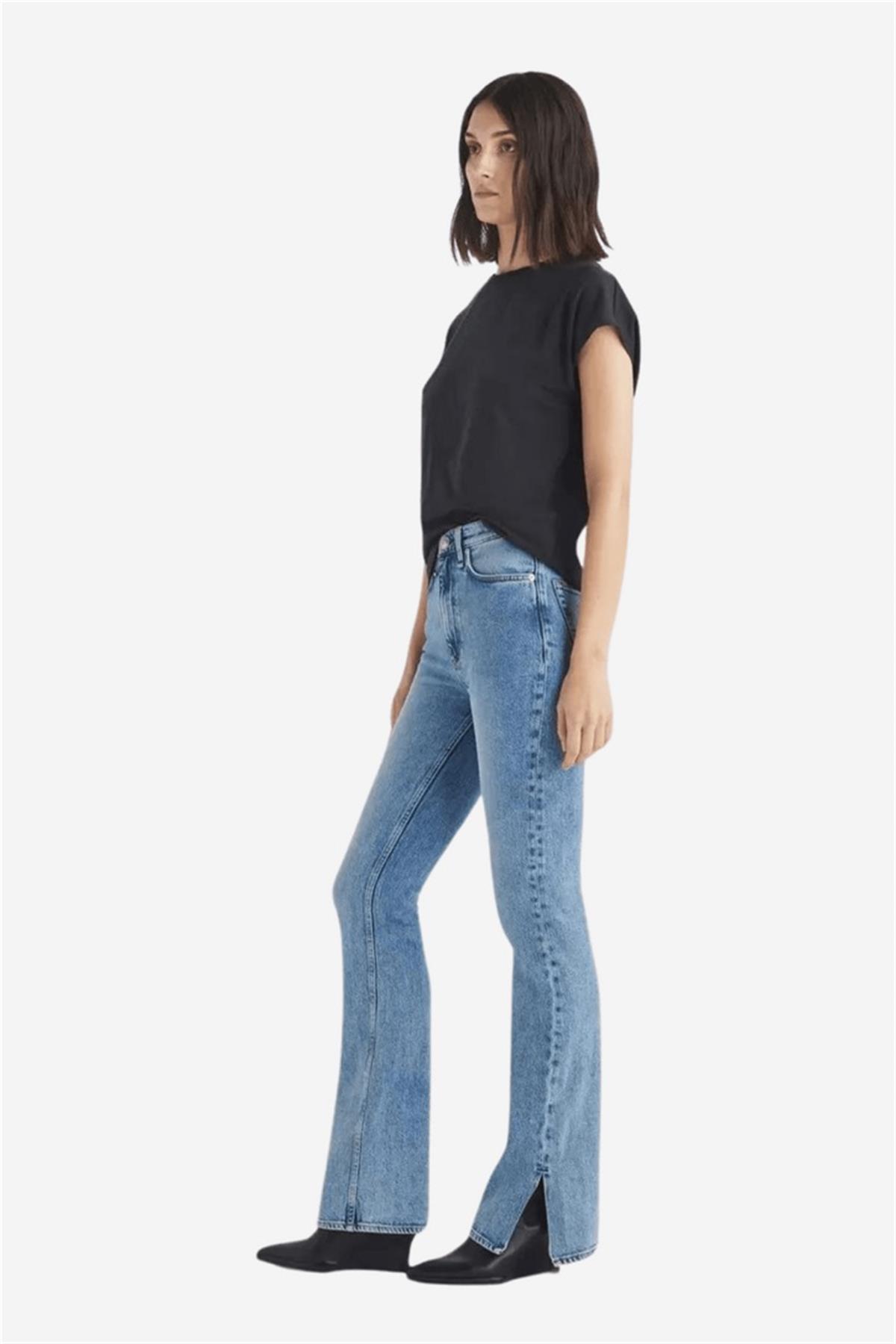  Buz Mavisi Eskitme Detaylı Bootcut Jean