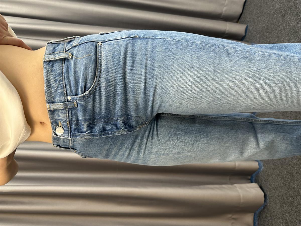 Ani Buz Mavisi Paça Detaylı Jean 