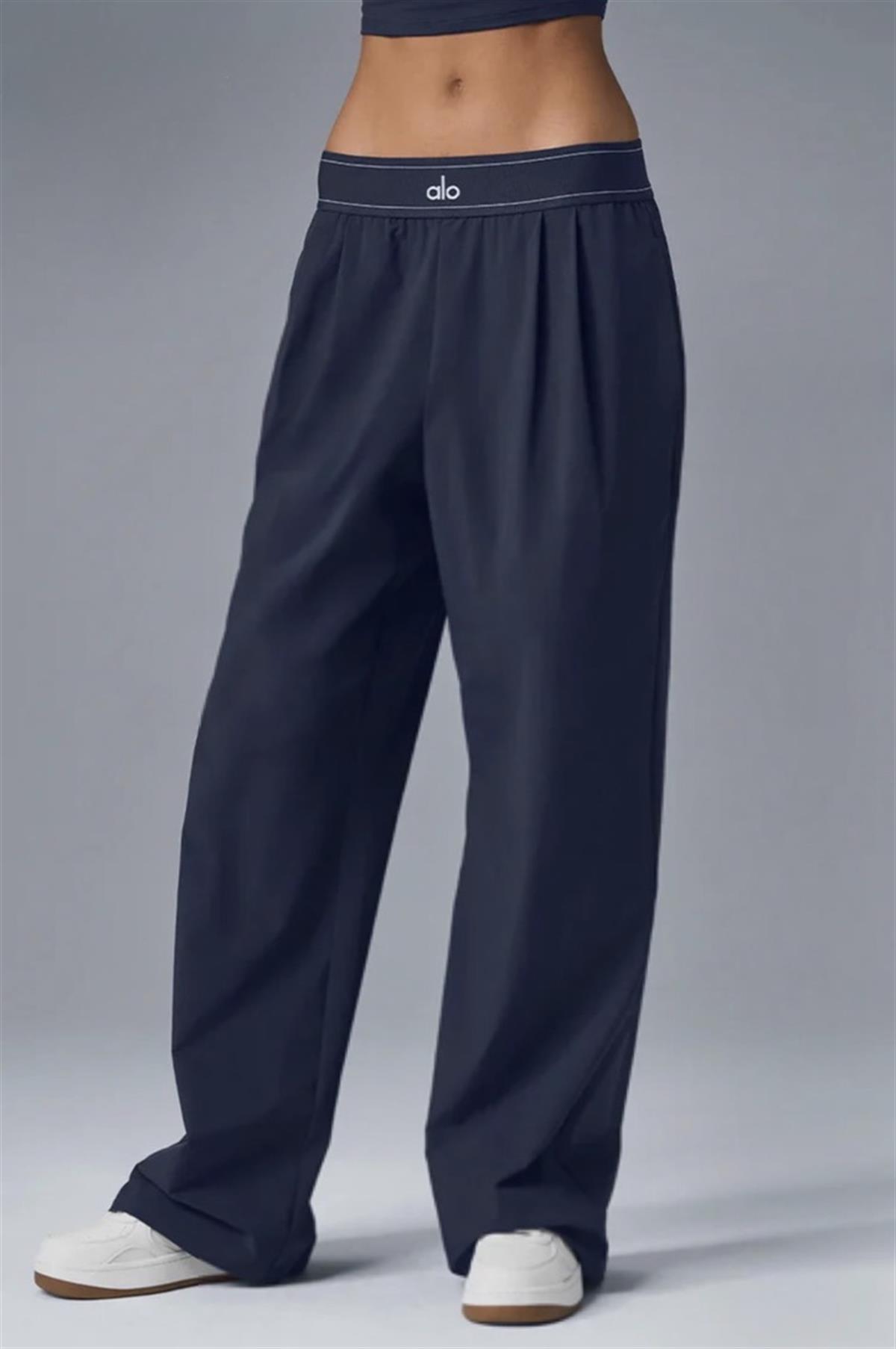 Bel Detaylı Paraşüt Kumaş Lacivert Pantolon