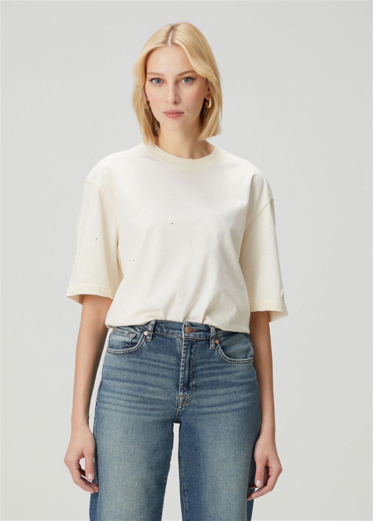 Beyaz Taş İşlemeli Star Yazılı Tişört