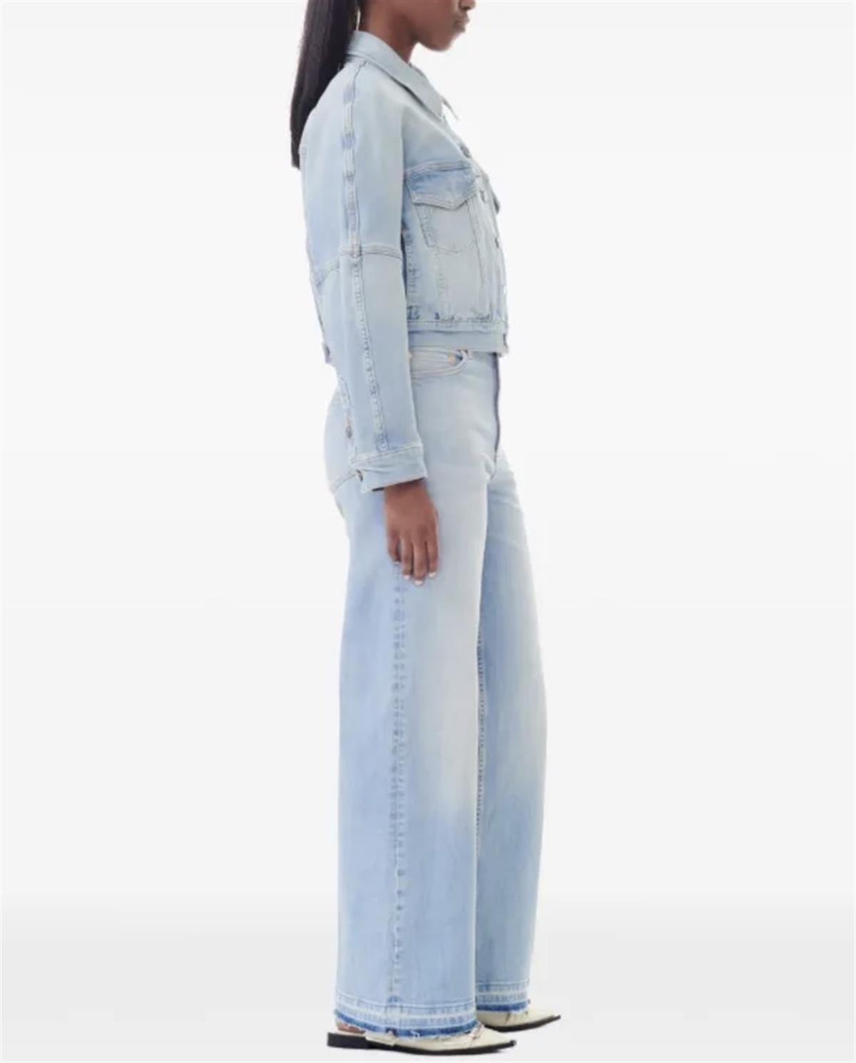 Cep ve Düğme Detaylı Crop Kot Ceket