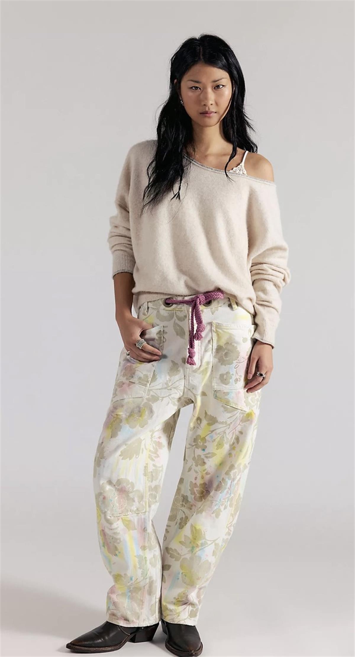 Çiçek ve Boya Baskısı Bel Detaylı Barrel Jean