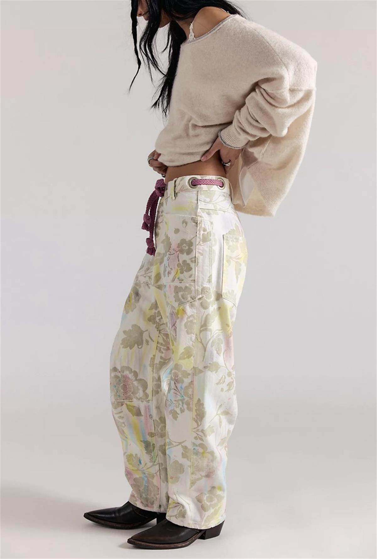 Çiçek ve Boya Baskısı Bel Detaylı Barrel Jean