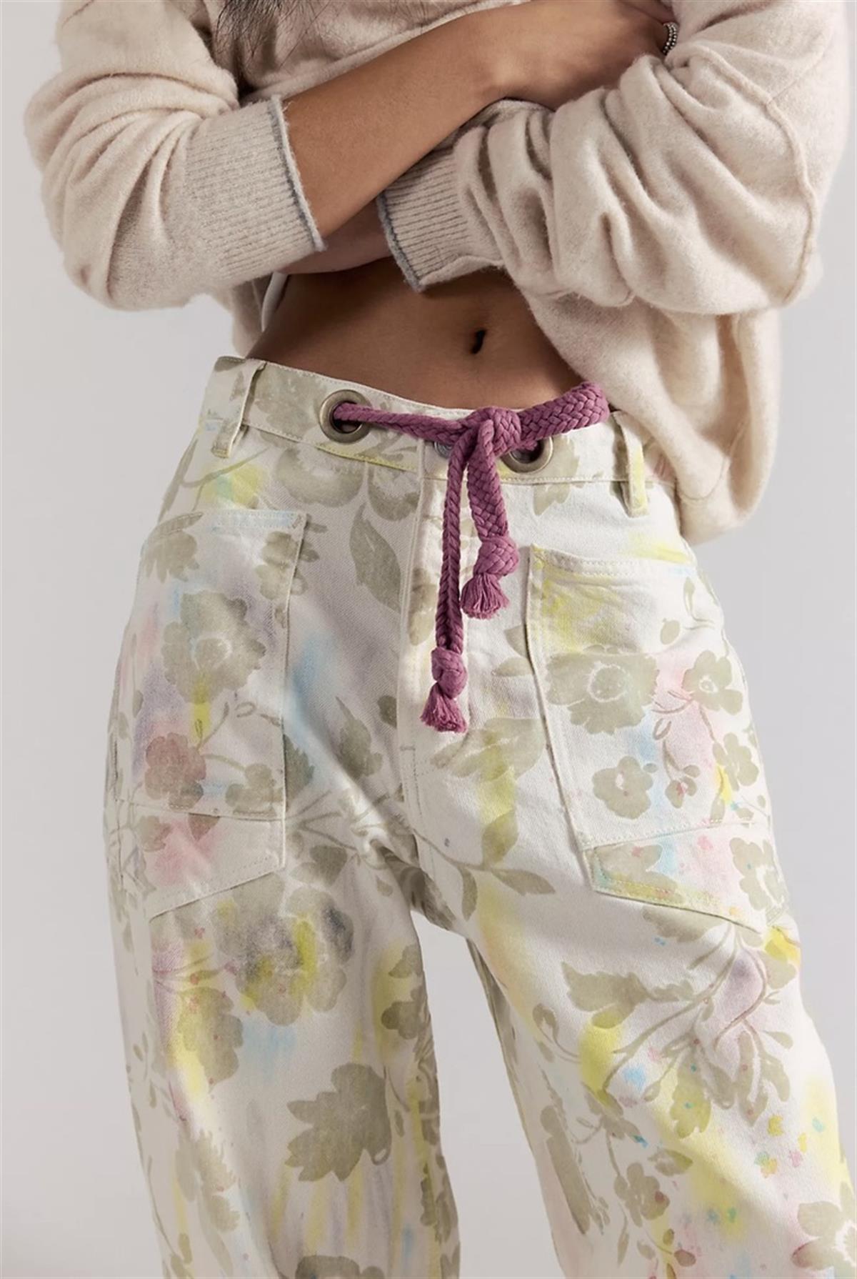 Çiçek ve Boya Baskısı Bel Detaylı Barrel Jean