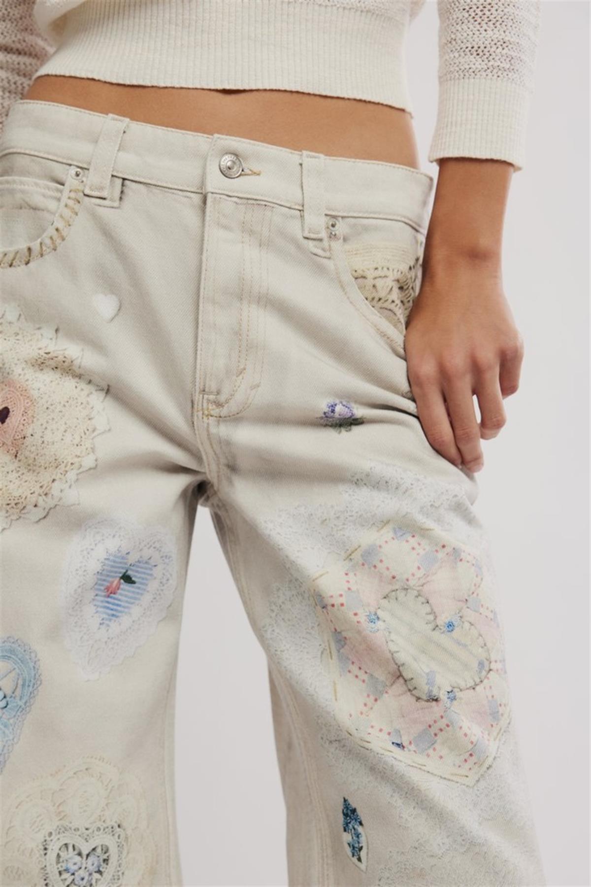 Fildişi Eskitme ve Yama Detaylı Wide Leg Jean