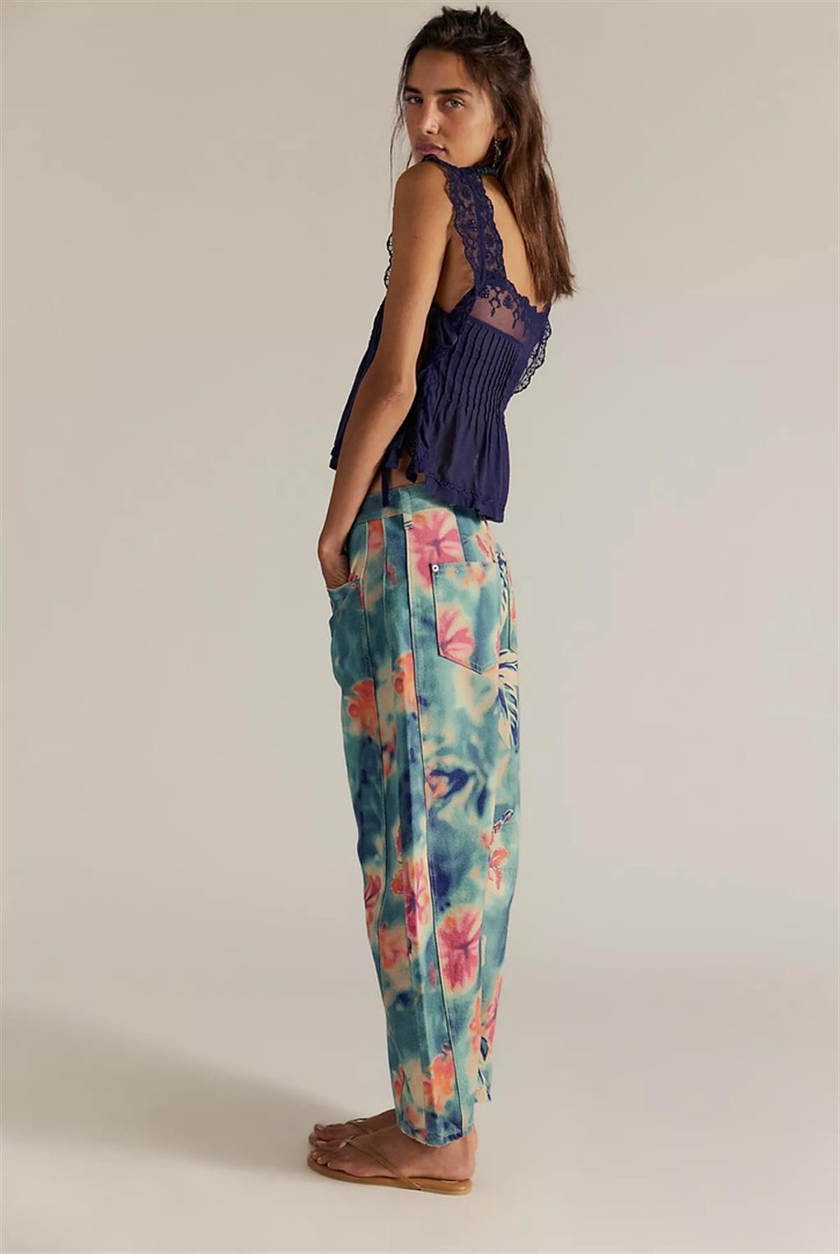 Çiçek Baskı Detaylı Desenli Barrel Jean