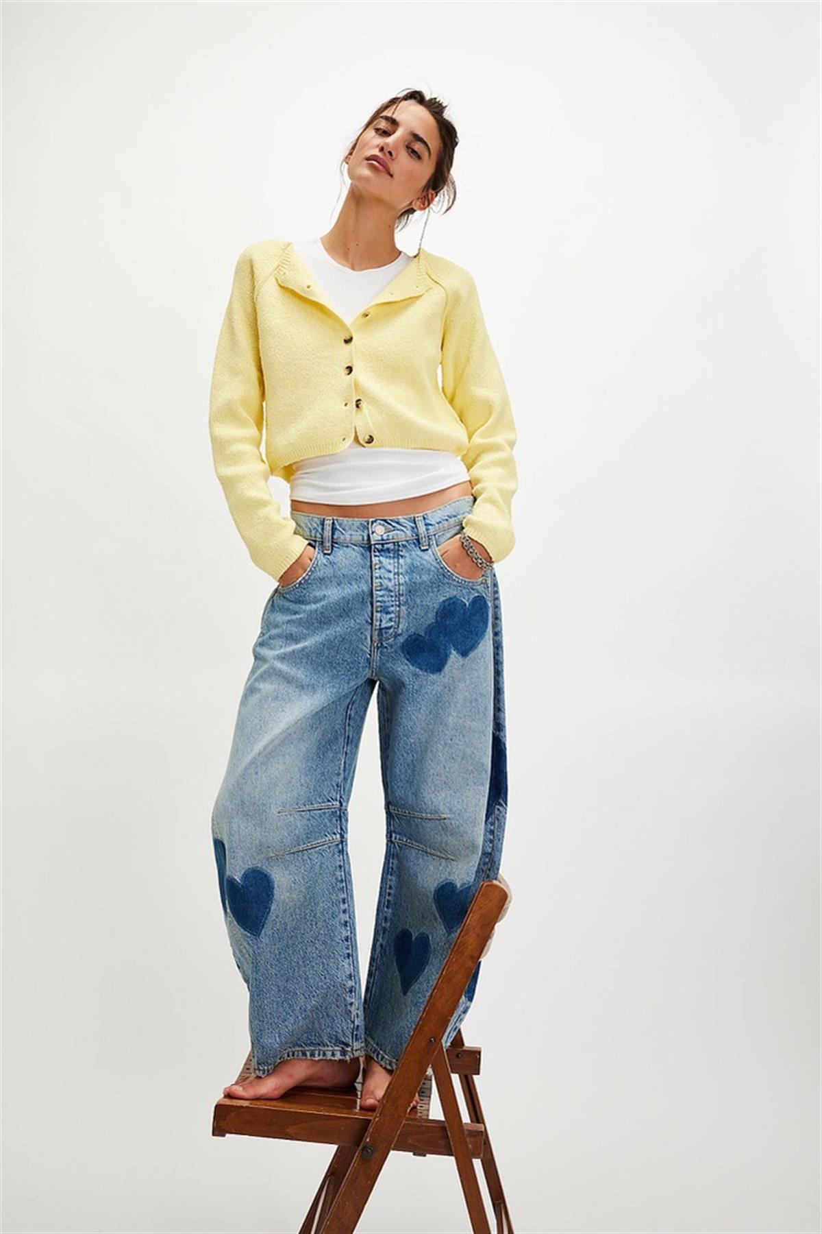 Mavi Kalp Detaylı Barrel Jean