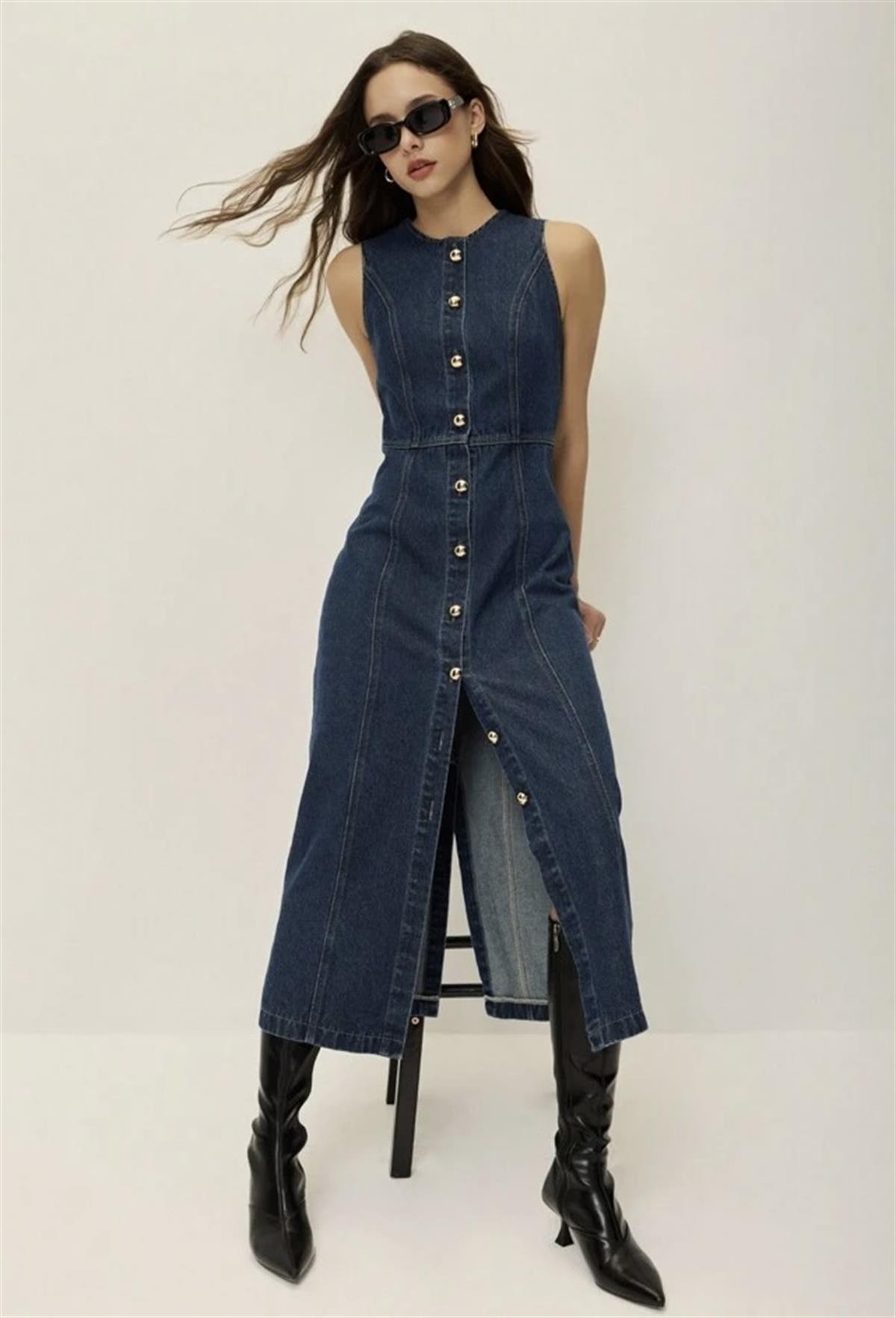 Gold Düğme Detaylı Koyu Mavi Denim Elbise