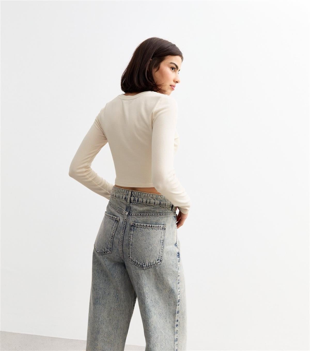 Beyaz Yumuşak Dokulu Crop Bluz