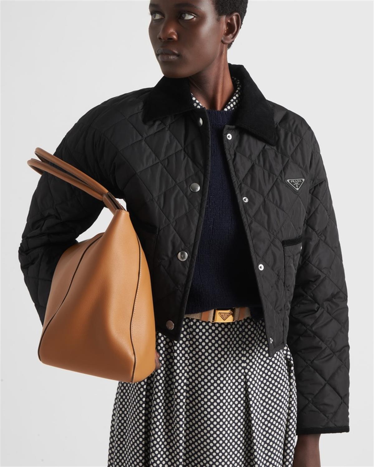 Siyah İthal Marka Baskılı Yaka Detaylı Kapitone Mont