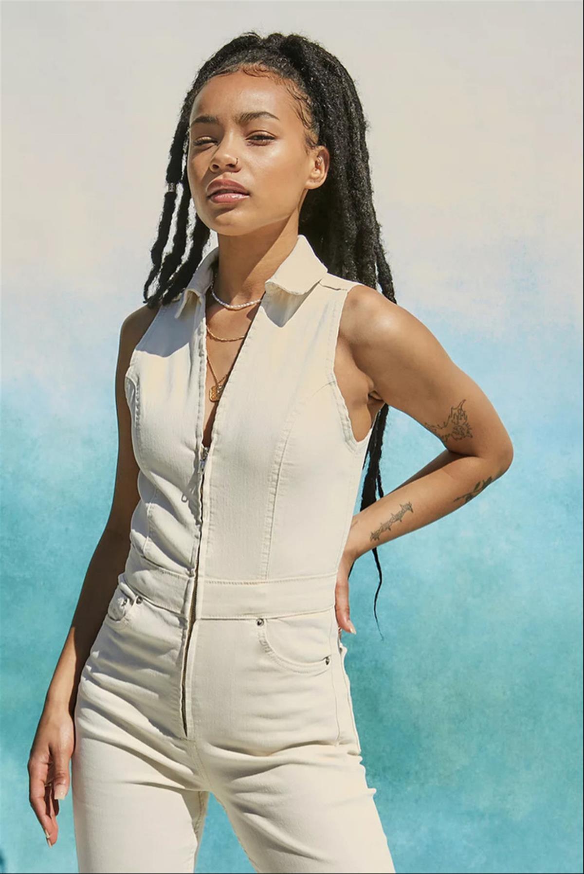 Kadife ve Fitili Kırık Beyaz Tulum