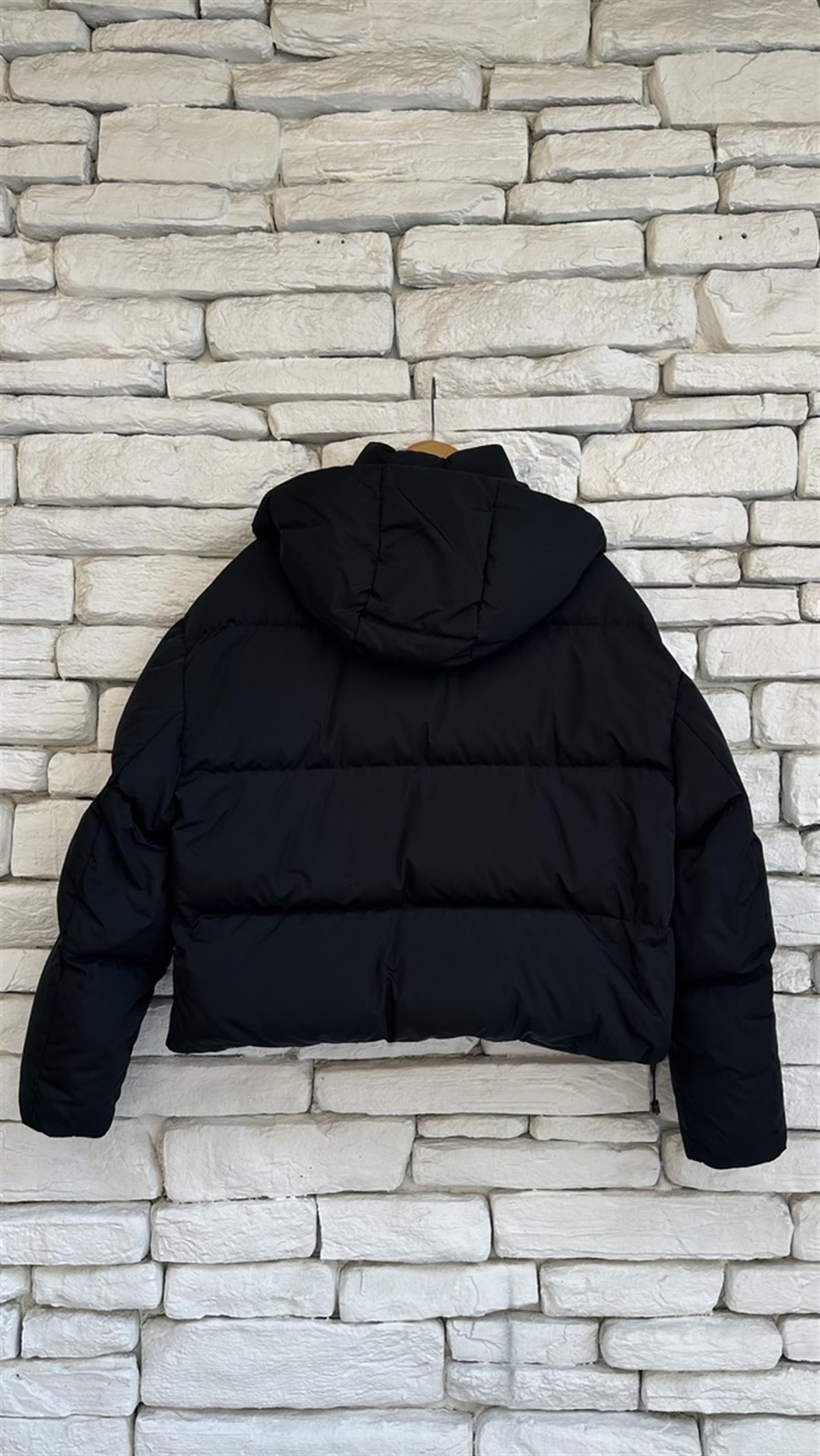 Kaz Tüyü Dolgulu Kapüşonlu Şişme Mont