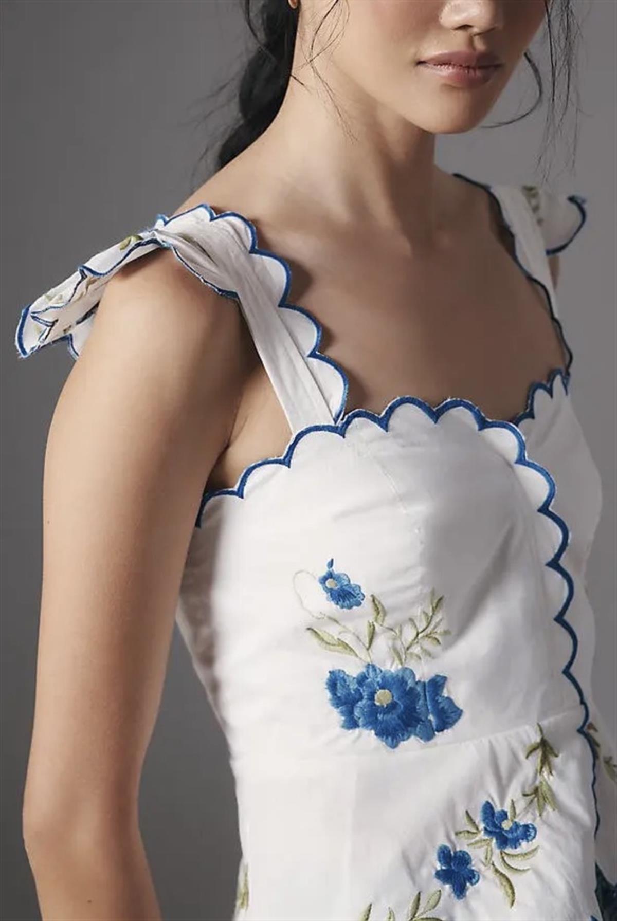 Nakış İşleme Detaylı Askılı Peplum Crop Üst