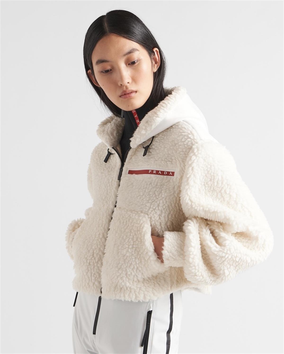 Orj Marka Kapüşon Detaylı Peluş Kısa Mont